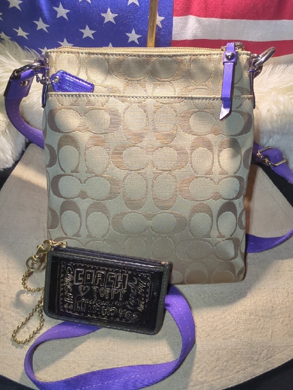 Coach Beige Signature Crossbody w/ Purple Trim &Strap W/Coach Poppy Wrislet $160 - Picture 5 of 5